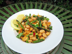 Our Lizzy's Recipe: Asparagus with fried butterbeans - Our Lizzy Cooking